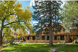 pet friendly hotel in taos, new mexico: